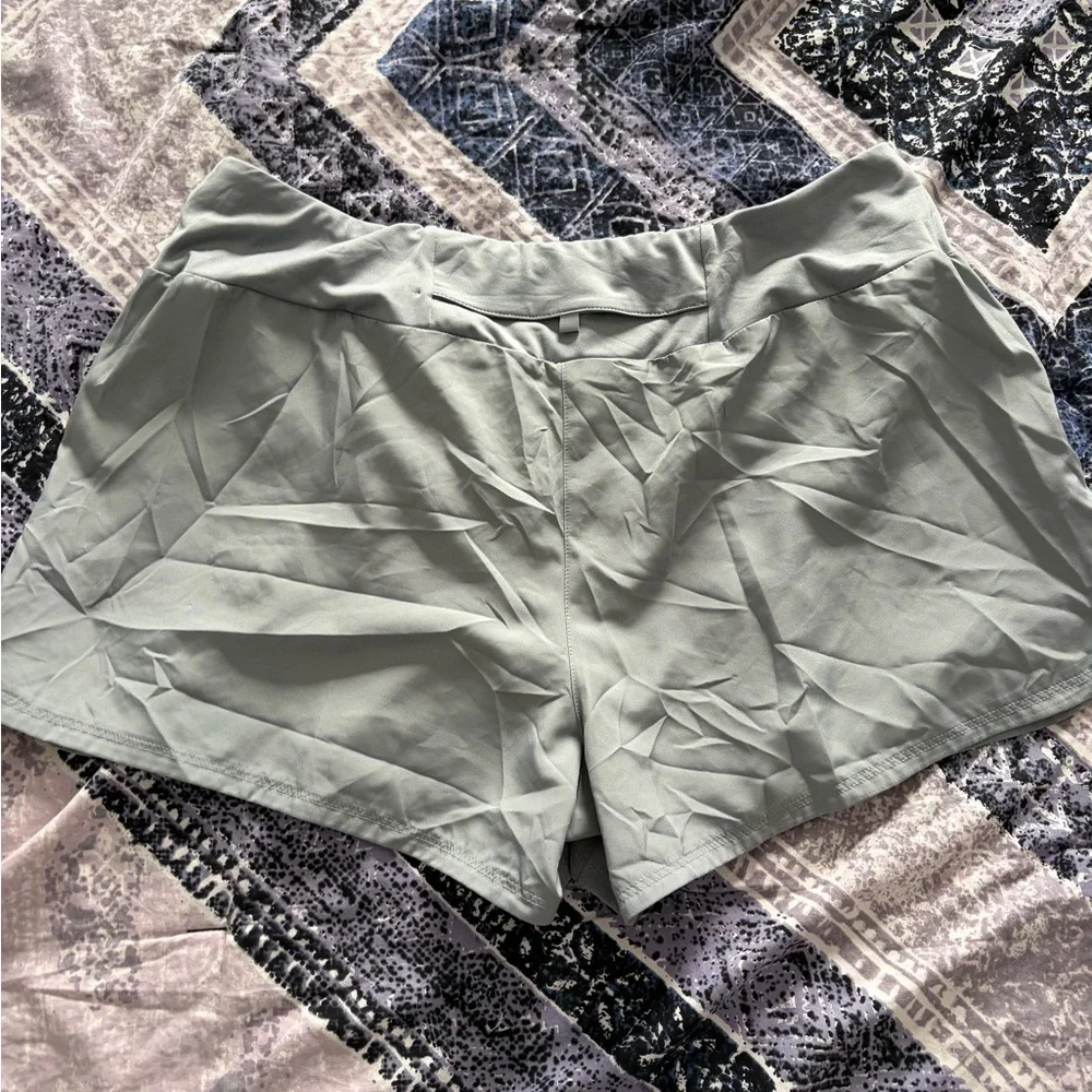 Nike Women's Light Gray Athletic Shorts